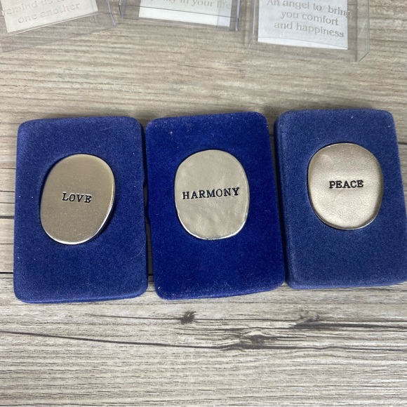 Russ Berrie & Co. Peace, Harmony and Love
Pewter Pocket Guardian Angel. - Picture 9 of 9